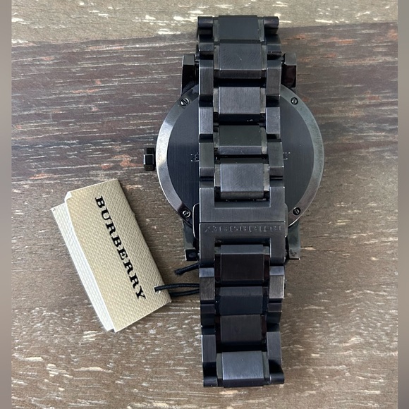 Burberry Men’s Watch - Picture 14 of 16